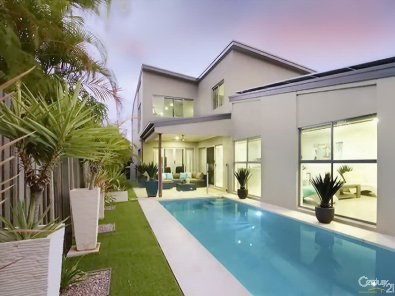 32 Maroubra Street, Maroochydore QLD 4558