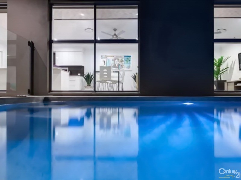 32 Maroubra Street, Maroochydore QLD 4558