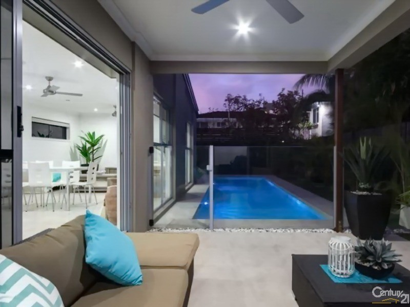 32 Maroubra Street, Maroochydore QLD 4558