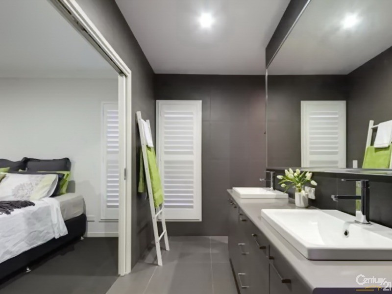 32 Maroubra Street, Maroochydore QLD 4558