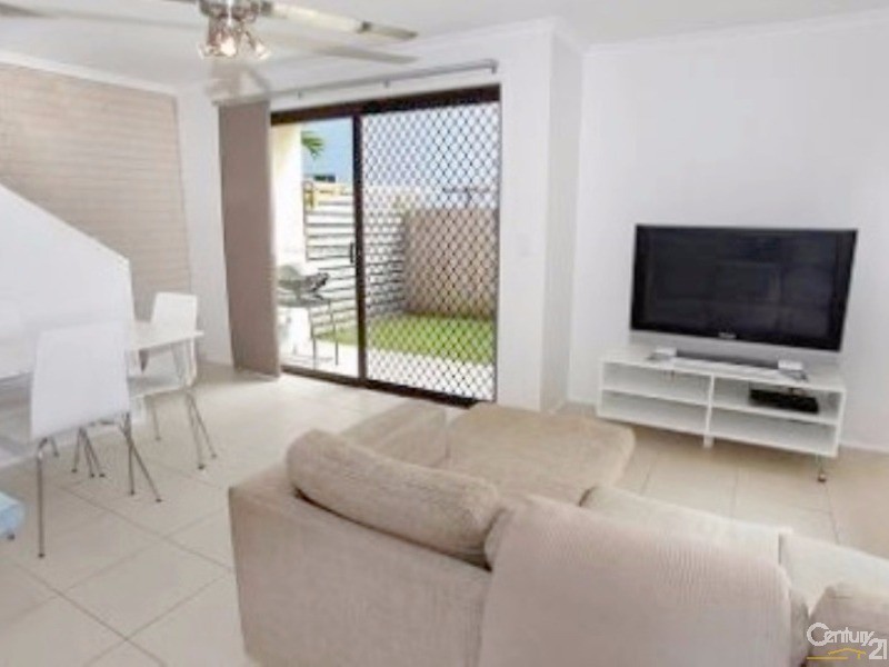 1/4 Yallanga Place, Mooloolaba QLD 4557