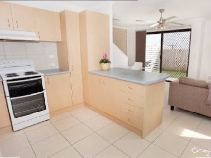 1/4 Yallanga Place, Mooloolaba QLD 4557