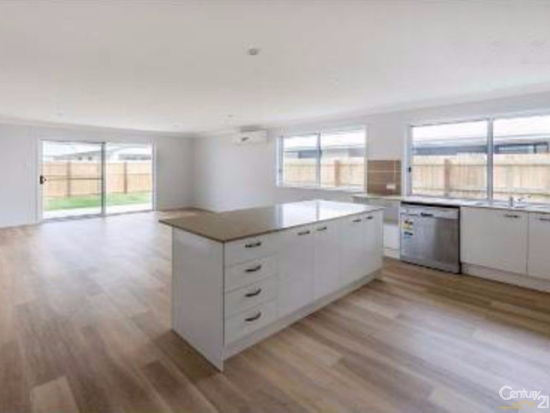 11 Curtis Street, Mountain Creek QLD 4557