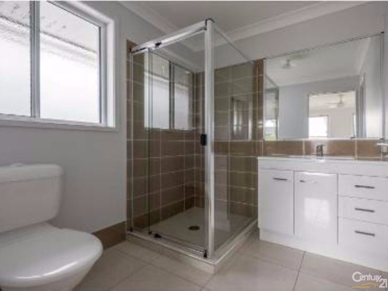 11 Curtis Street, Mountain Creek QLD 4557