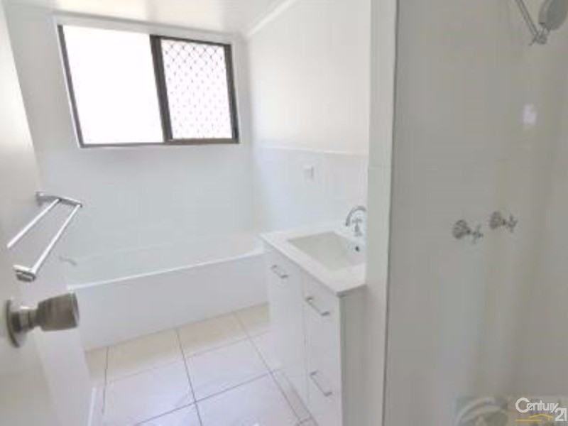 1/77 Bradman Avenue, Maroochydore QLD 4558
