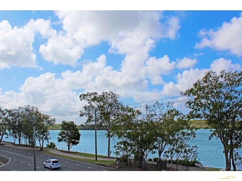 1/77 Bradman Avenue, Maroochydore QLD 4558