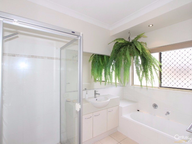 2/107 Parker Street, Maroochydore QLD 4558