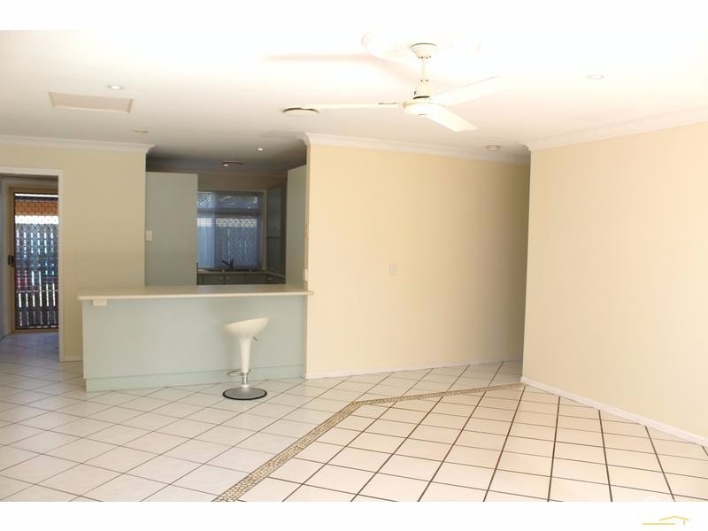 2/32 Hinley Avenue, Maroochydore QLD 4558