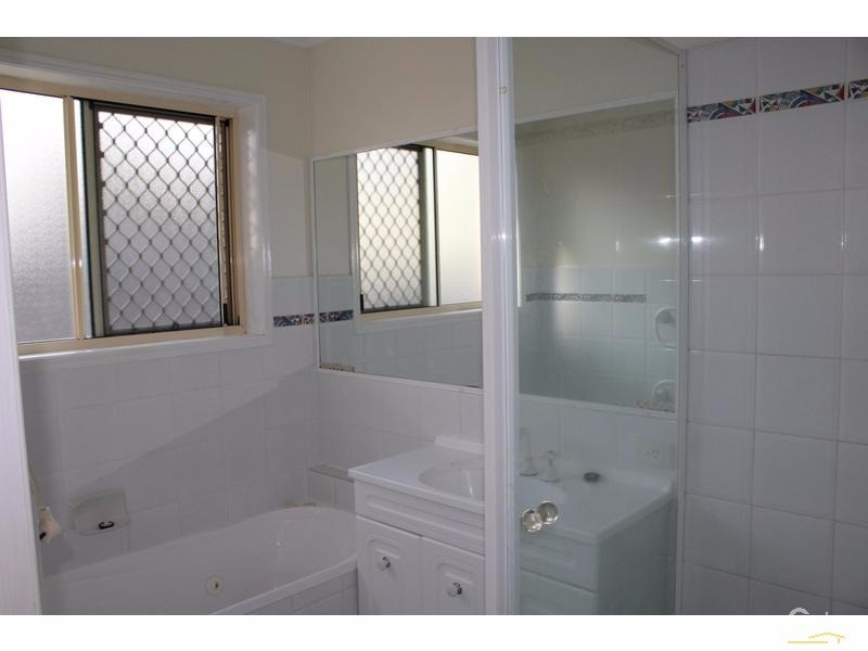 2/32 Hinley Avenue, Maroochydore QLD 4558