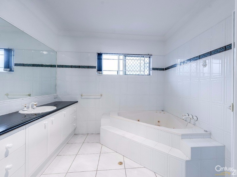 100 Maroochy Waters Drive, Maroochydore QLD 4558