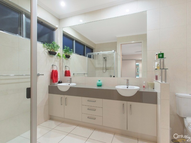 17B Molakai Drive, Mountain Creek QLD 4557