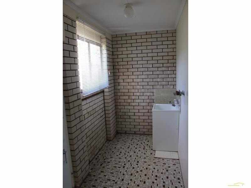 1 Sutherland Street, Dicky Beach QLD 4551