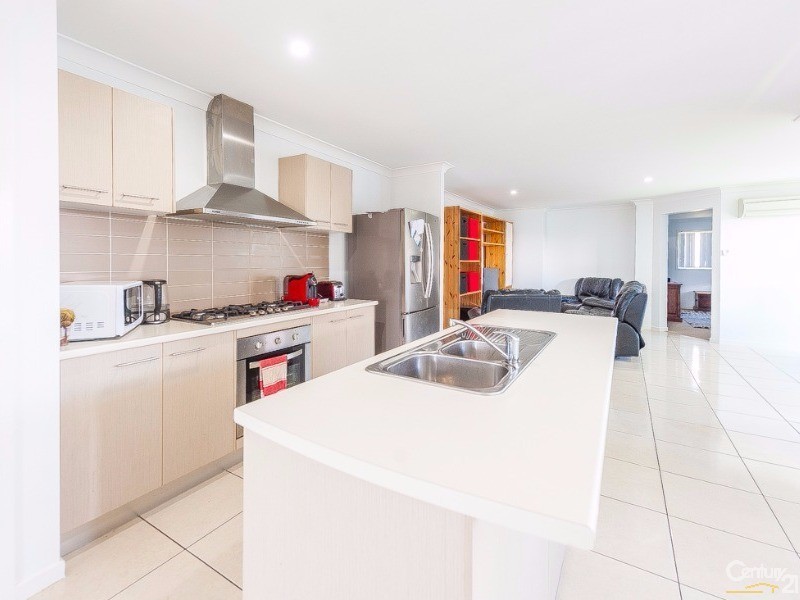 13 Tibouchina Street, Mountain Creek QLD 4557