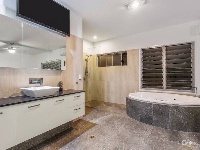 17 Culbara Street, Mooloolaba QLD 4557