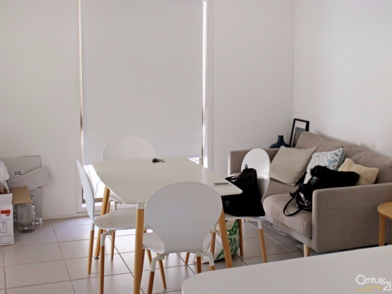 11 Surf Road, Alexandra Headland QLD 4572