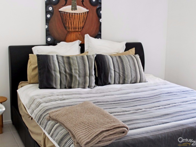 11 Surf Road, Alexandra Headland QLD 4572