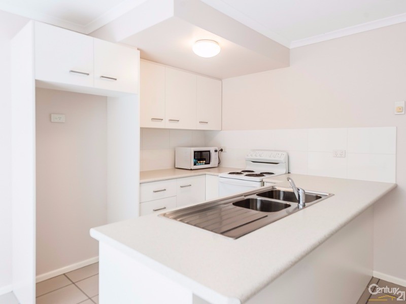 8/15 Primary School Court, Maroochydore QLD 4558