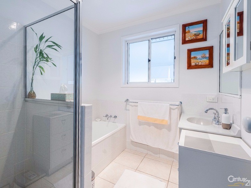 2/7 Kumbar Street, Pacific Paradise QLD 4564