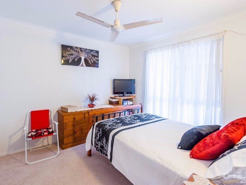 2/7 Kumbar Street, Pacific Paradise QLD 4564