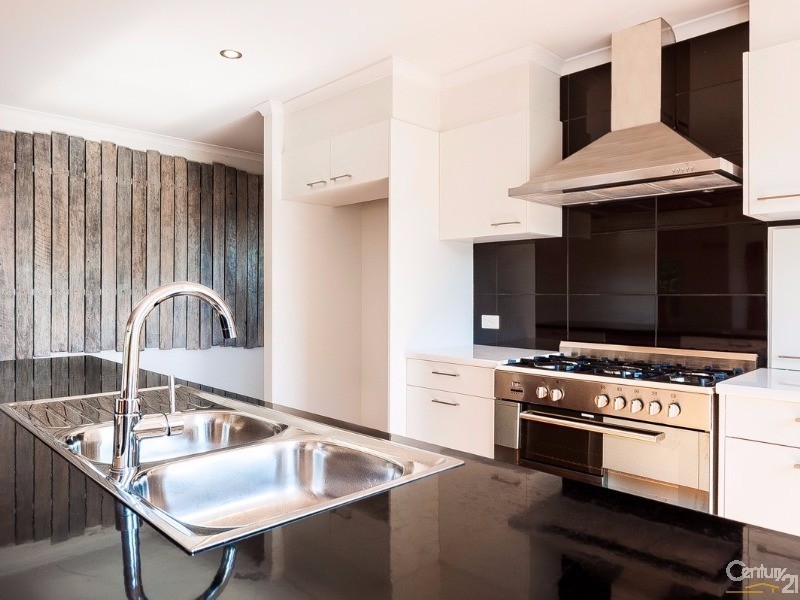 19 Linsay Circuit, Nambour QLD 4560