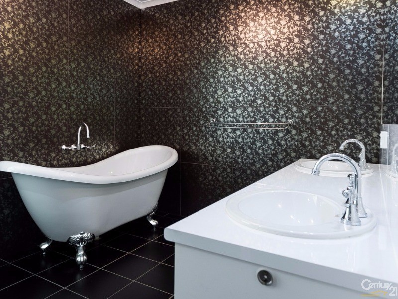 19 Linsay Circuit, Nambour QLD 4560