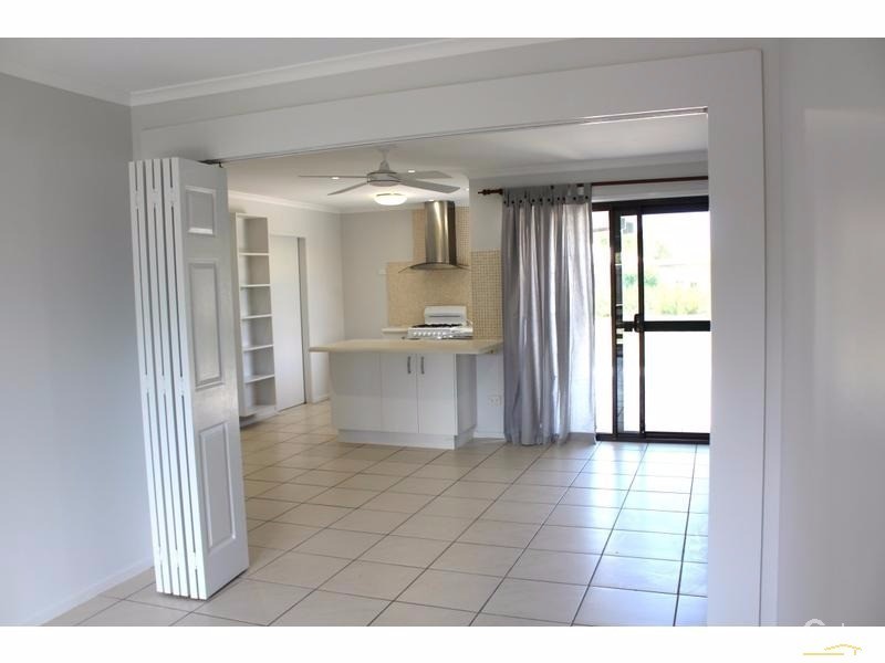 30 Spinnaker Boulevard, Wurtulla QLD 4575