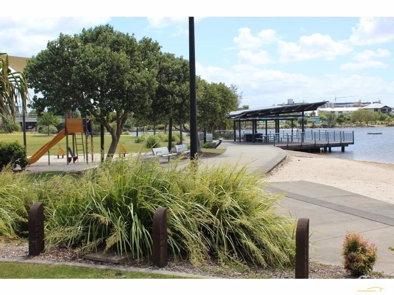 30 Spinnaker Boulevard, Wurtulla QLD 4575