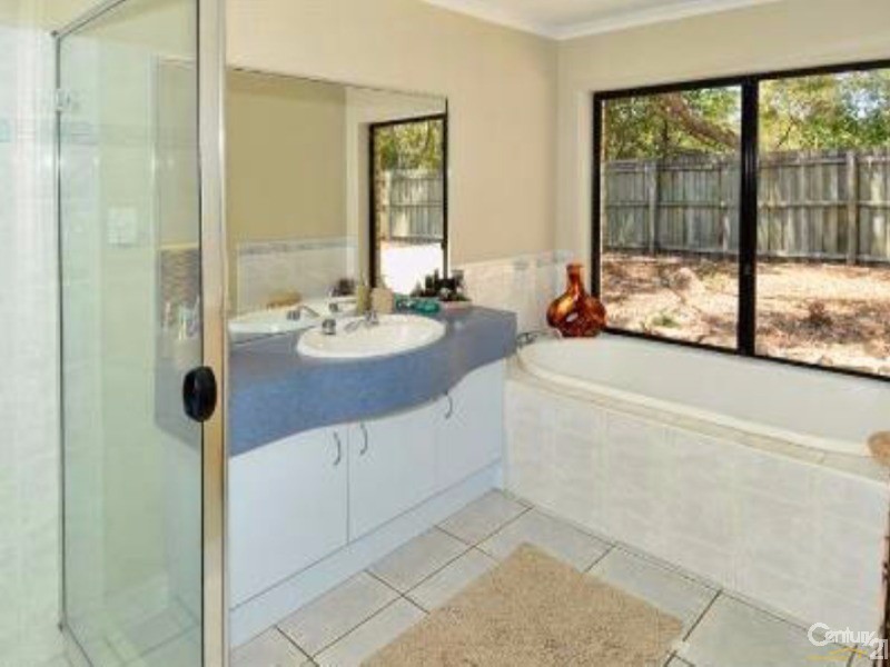 8 Ironwood Court, Mountain Creek QLD 4557