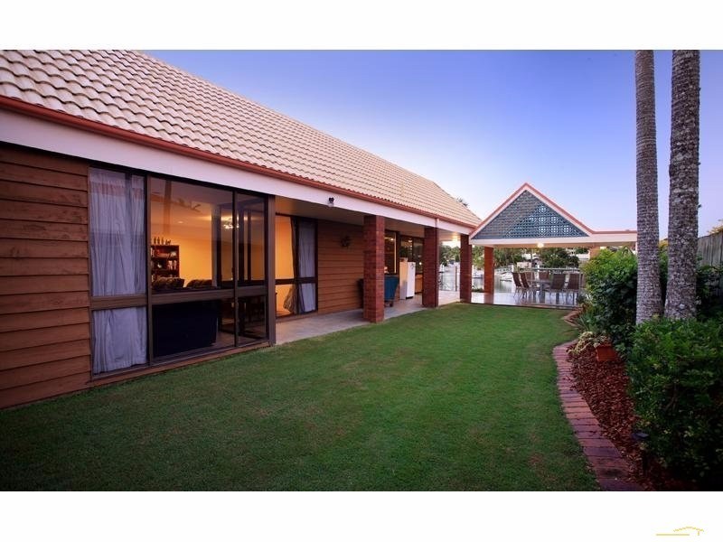 11 Yallanga Place, Mooloolaba QLD 4557