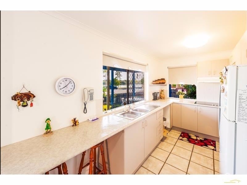 2/217 Bradman Avenue, Maroochydore QLD 4558