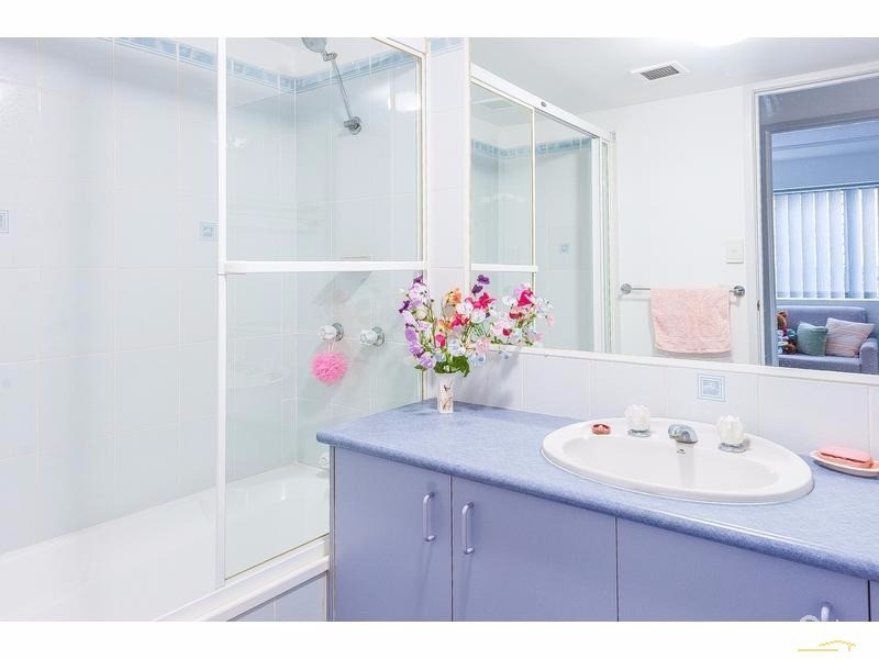 2/217 Bradman Avenue, Maroochydore QLD 4558