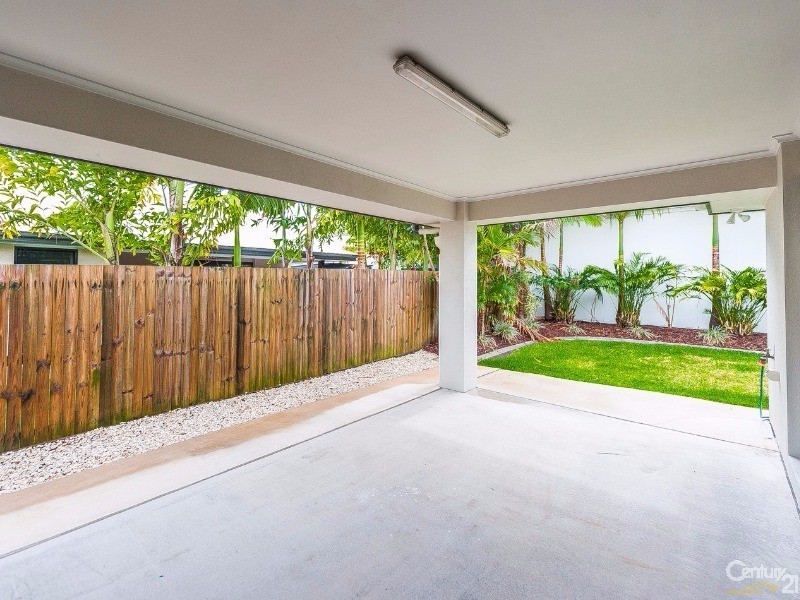 11 Myrtus Street, Mountain Creek QLD 4557