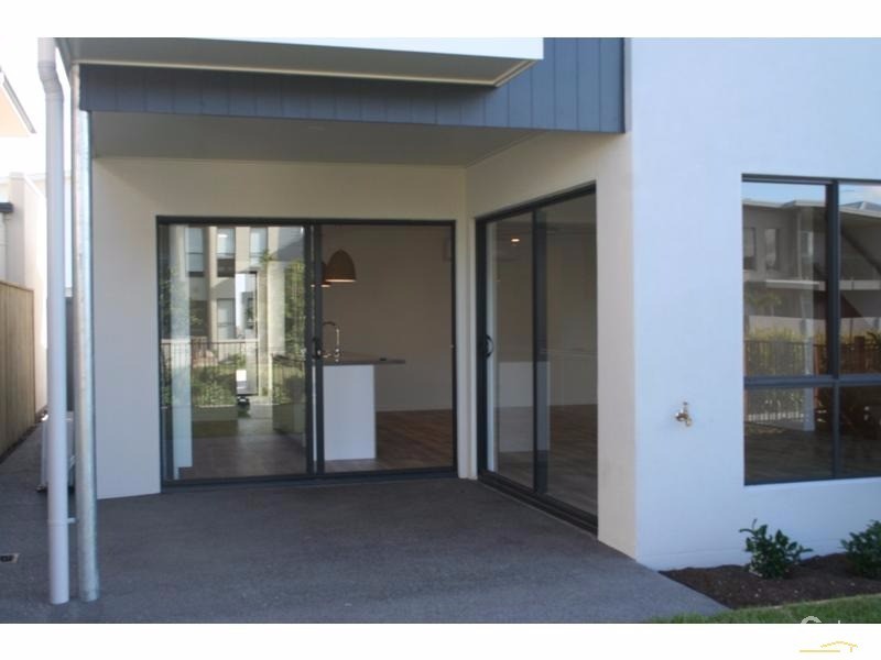 18 Almaden Lane, Maroochydore QLD 4558