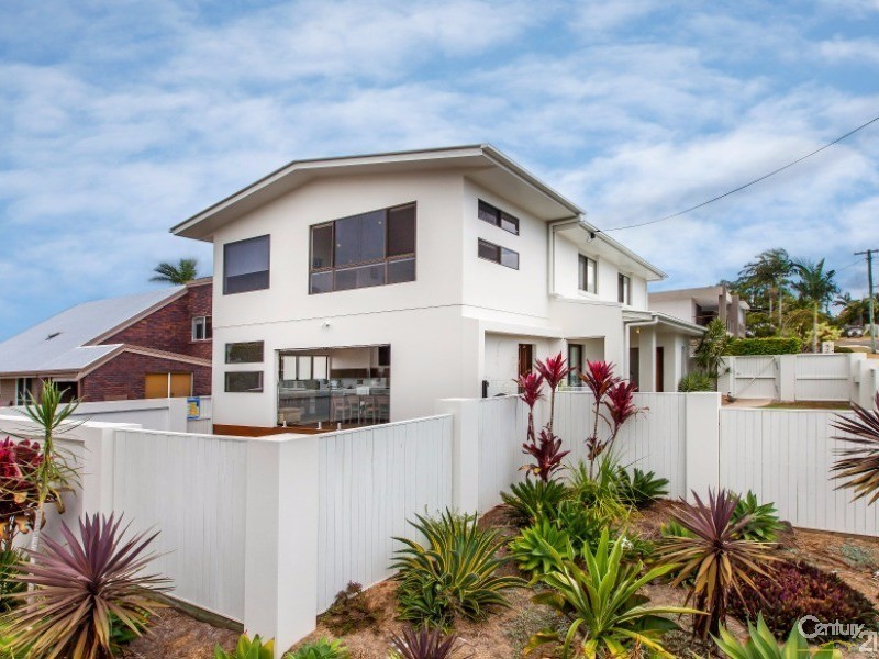 1 Warrina Court, Mooloolaba QLD 4557