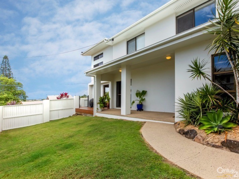 1 Warrina Court, Mooloolaba QLD 4557