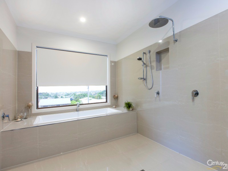 1 Warrina Court, Mooloolaba QLD 4557