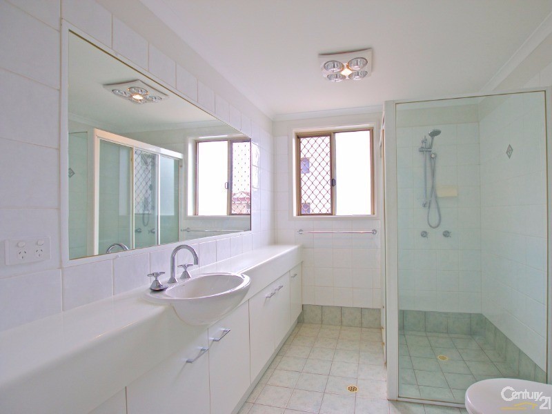 4/105 Bradman Avenue, Maroochydore QLD 4558