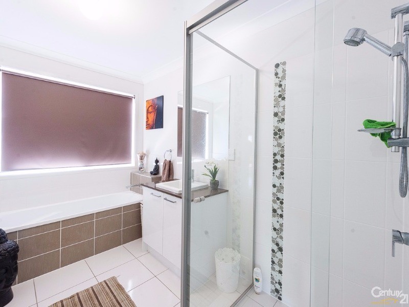 5 Carlisle Circuit, Mountain Creek QLD 4557