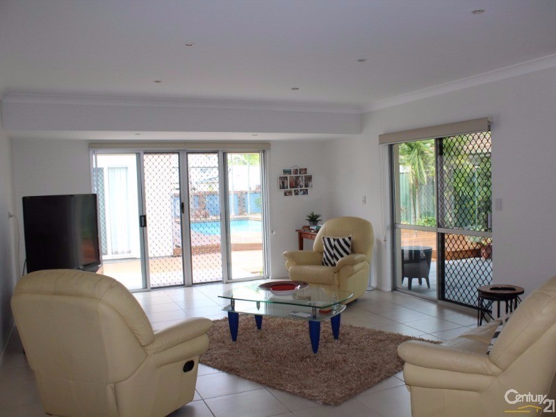 18 Glenlea Drive, Maroochydore QLD 4558