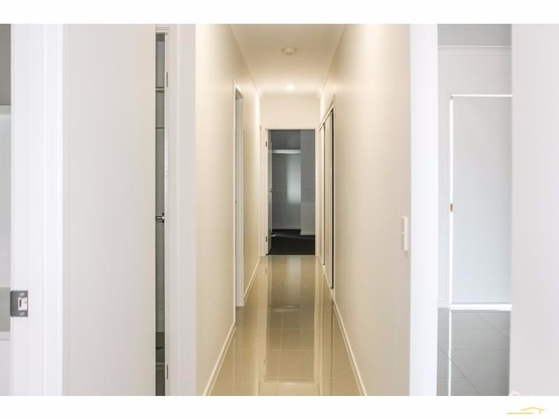 77 Maclamond Drive, Pelican Waters QLD 4551