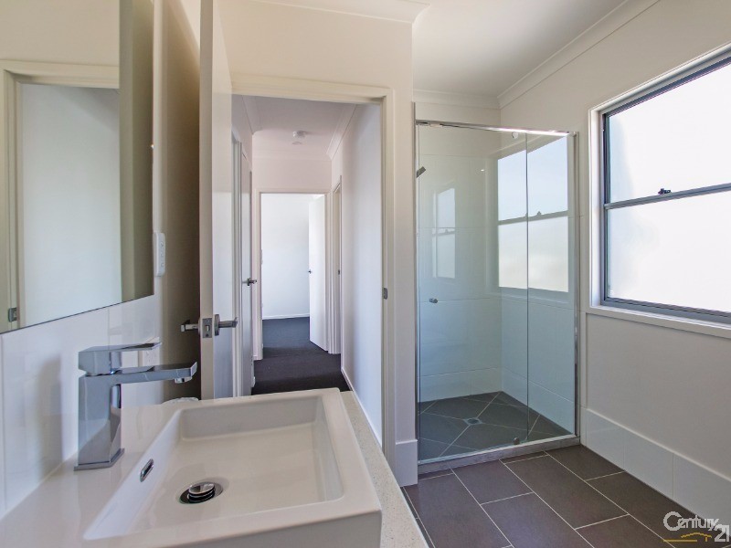 2/27 Ridge Road, Maroochydore QLD 4558