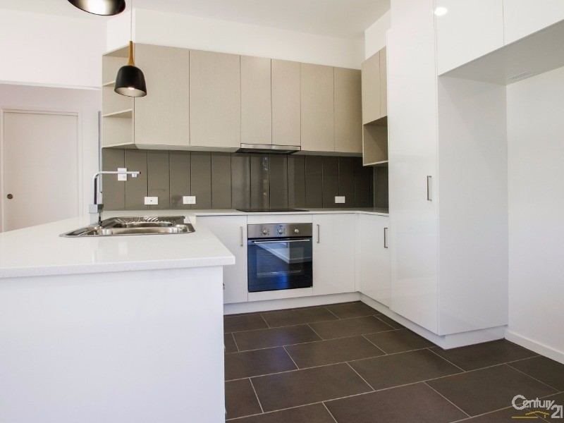 2/27 Ridge Road, Maroochydore QLD 4558