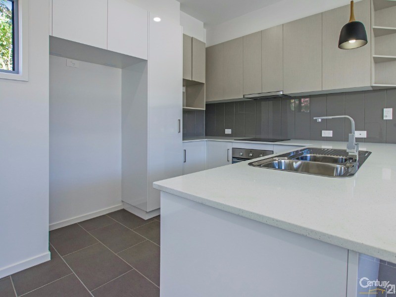 2/27 Ridge Road, Maroochydore QLD 4558