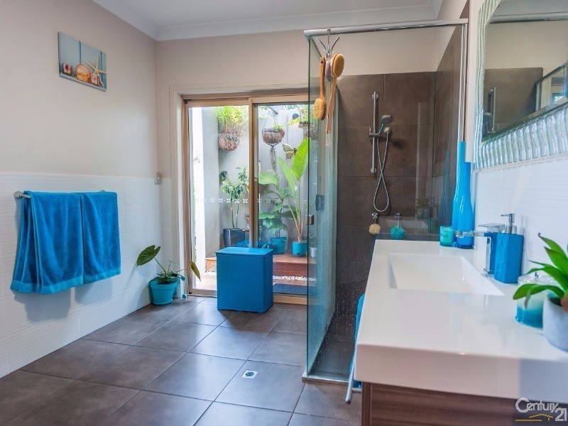 13 Camden Way, Maroochydore QLD 4558