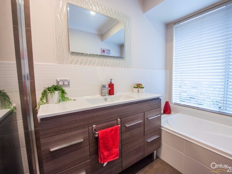 13 Camden Way, Maroochydore QLD 4558