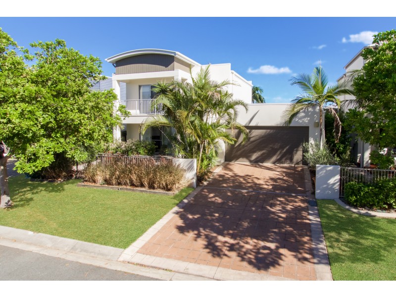 16 Flores Street, Kawana Island QLD 4575