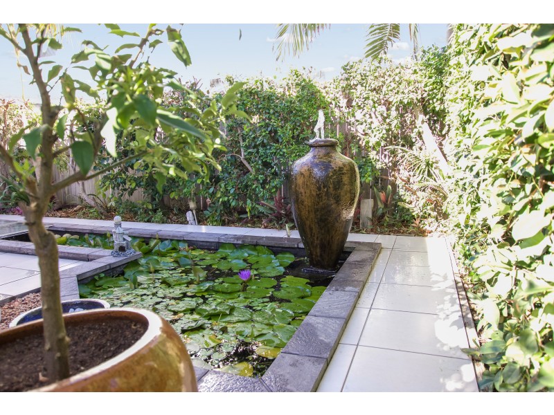 16 Flores Street, Kawana Island QLD 4575