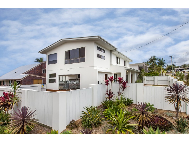 1 Warrina Court, Mooloolaba QLD 4557