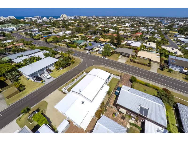 1 Warrina Court, Mooloolaba QLD 4557