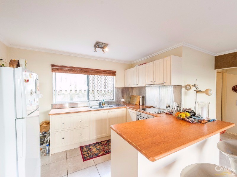 2/10 Camfield Street, Alexandra Headland QLD 4572